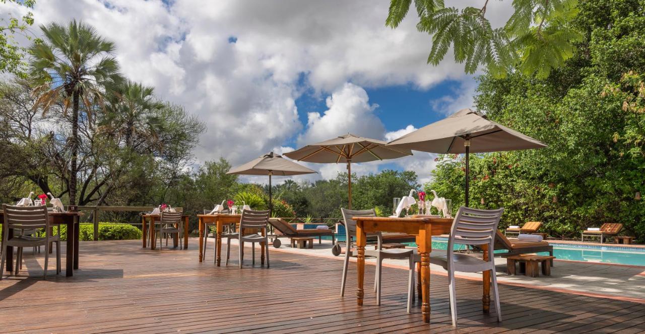 Sedia Hotel Maun Bagian luar foto