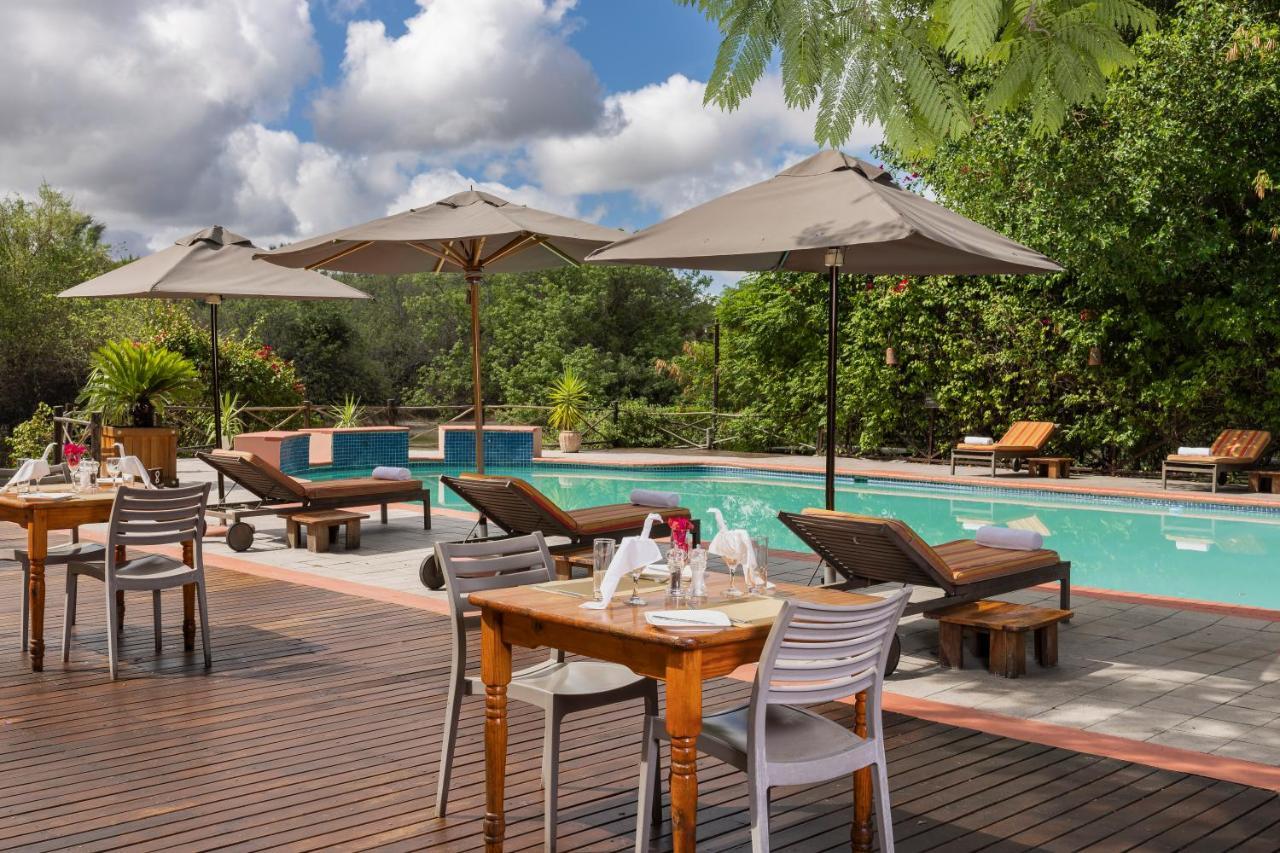 Sedia Hotel Maun Bagian luar foto